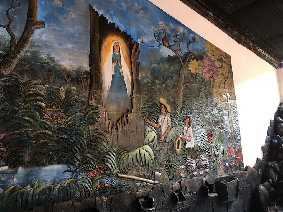 ściana kaplicy świec w Cotoca