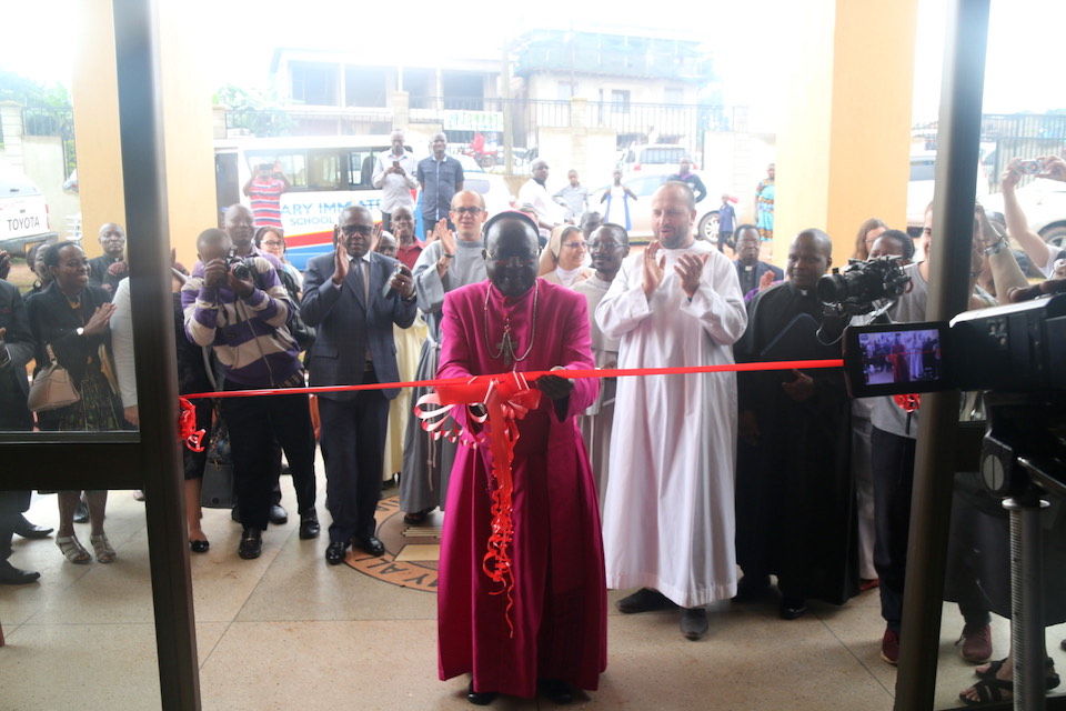 otwarcie misyjnego szpitala w Matugga